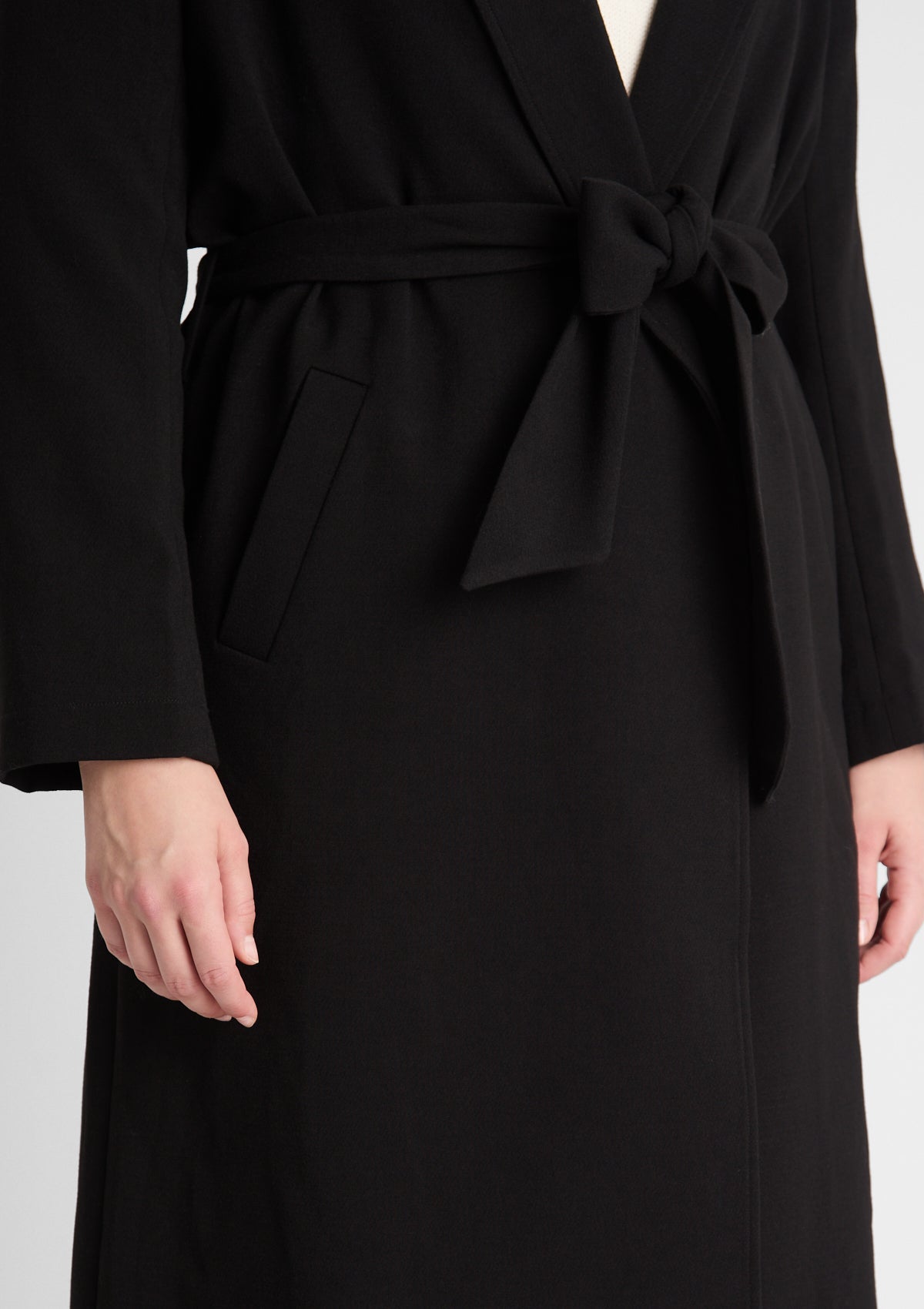 Curvy Mantel 'Lia' in schwarz 46